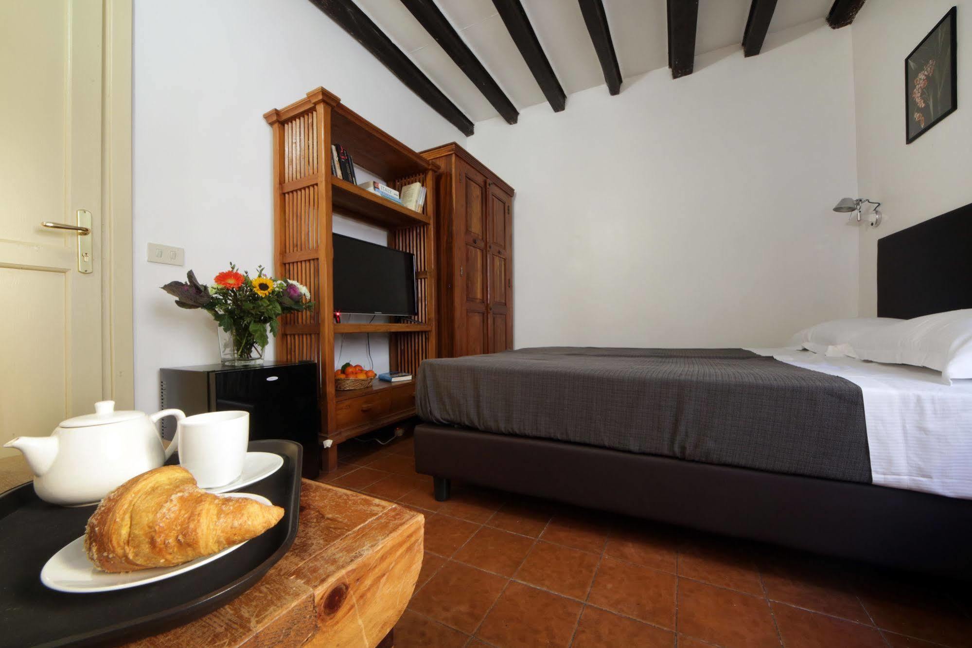 Borgo Pio Suites Inn Рим Екстер'єр фото