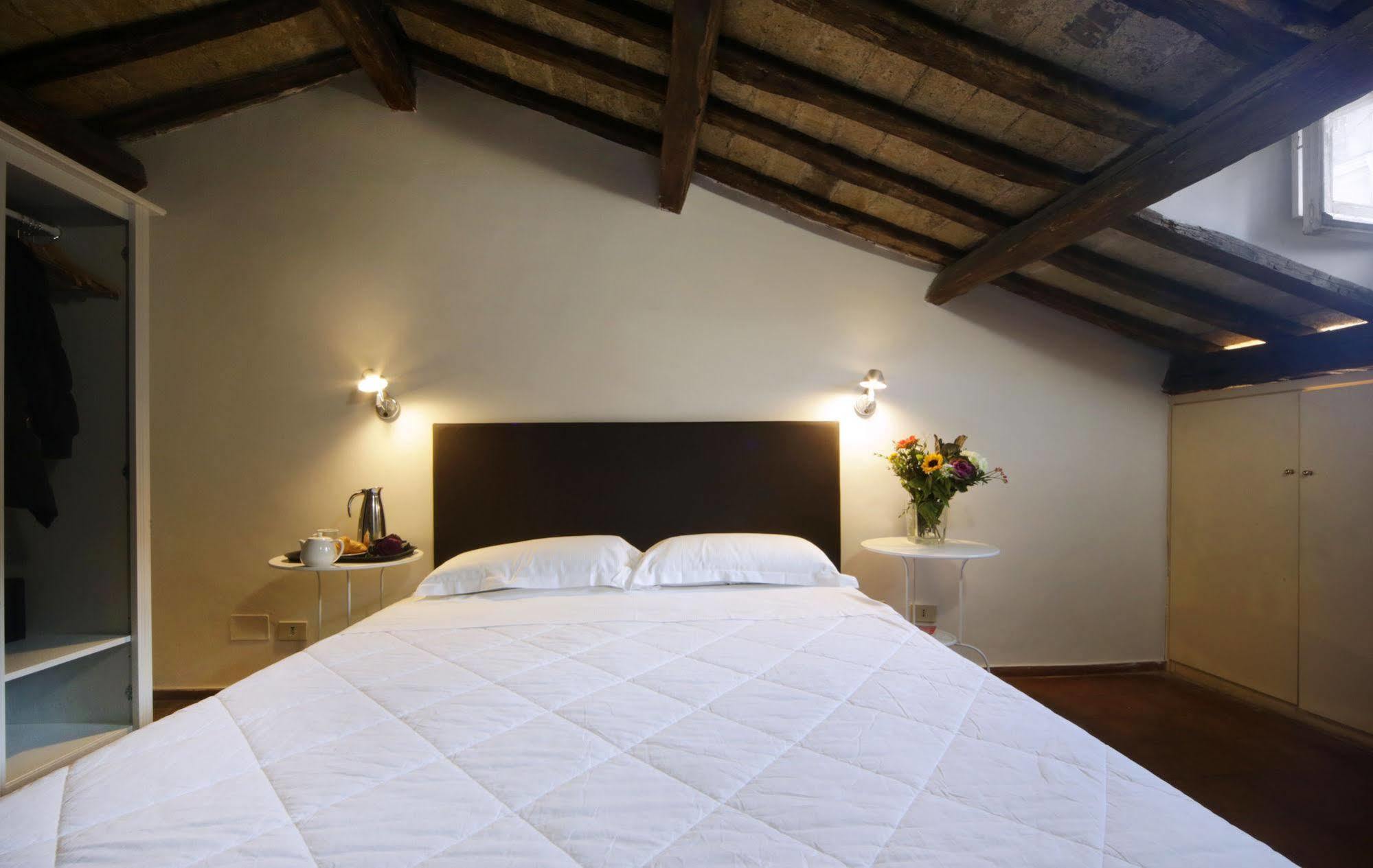 Borgo Pio Suites Inn Рим Екстер'єр фото